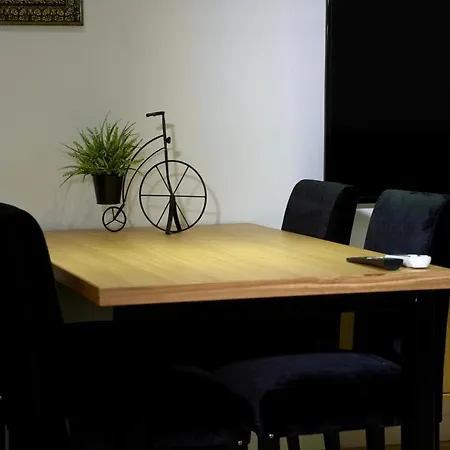 B&B Apartments شقة *